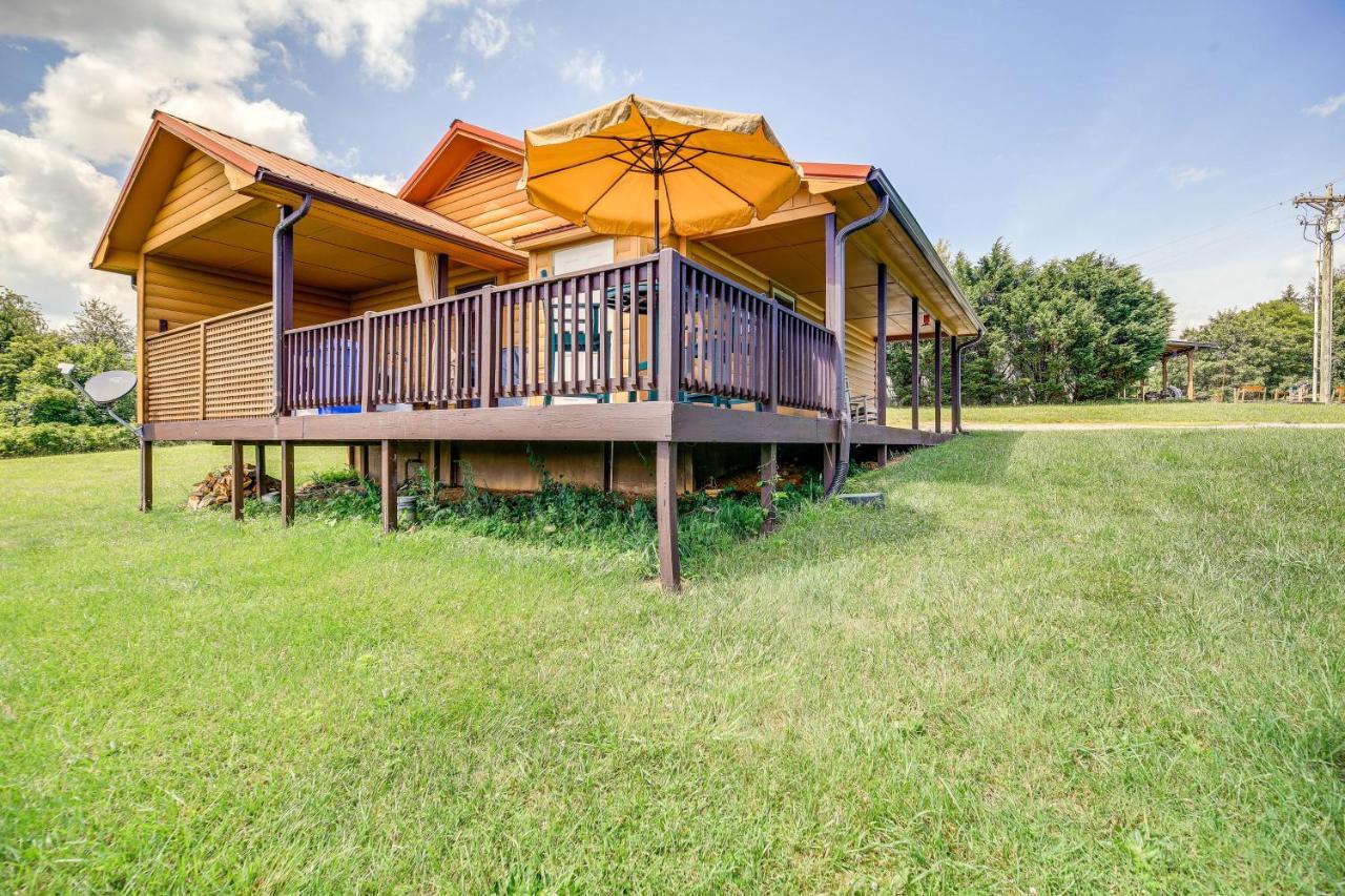 Blue Ridge Mountain Cabin With Views And Hot Tub Sparta Exterior foto
